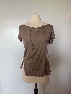 Splash Taupe Lace-Up Short Sleeve Tee